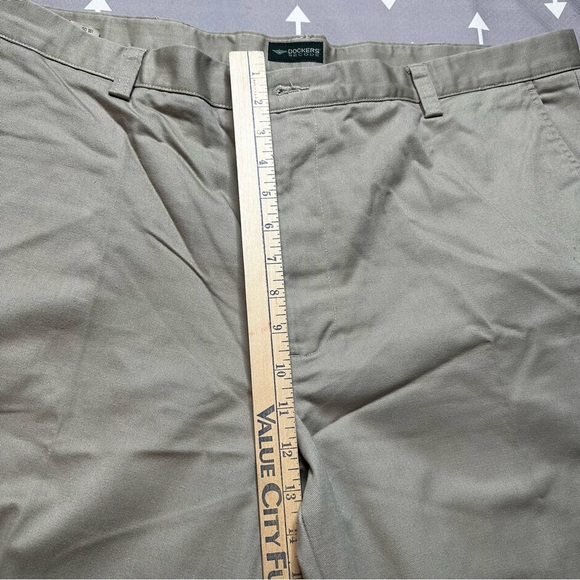 ❌SOLD❌Dockers Recode Men's Khaki Pants Sz 44" x 32" 100% Cotton Straight Legs - Picture 6 of 8